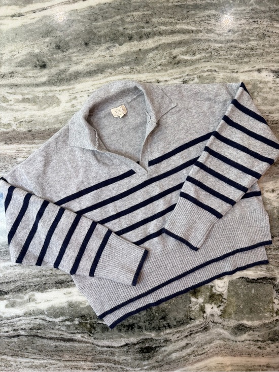 Thread & Supply Sweaters - Thread & Supply Light Gray Sweater with Navy Stripes Women’s Large